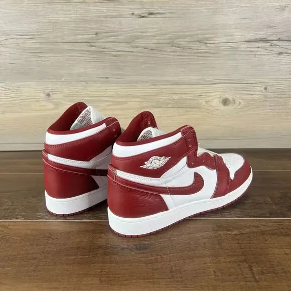 Jordan 1 Retro High OG Artisinal Team Red (GS) Size 6.5Y/8W FD1437-160 New